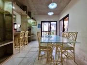 Casa com 9 dormitórios à venda, 305 m² por R$...