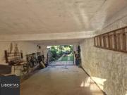 Casa com amplo jardim