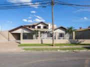 Casa com amplo quintal e piscina!