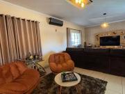 CASA COM ÁREA DE 520M² COM PISCINA! JUNDIAÍ SP!
