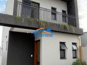 Casa com Arquitetura Diferenciada e Vista Livre em Cajamar