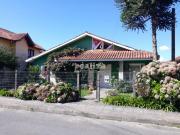 Casa com duas suãtes em canela