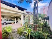 Casa com edícula à venda, 300 m² de terreno por R$...