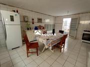 Casa com edícula à venda em Valinhos