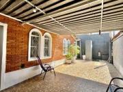 CASA COM EDÍCULA À VENDA PRÓXIMA DO SHOPPING DOM PEDRO