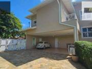 Casa com 4 dormitórios à venda, 409 m² por R$...