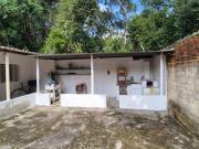 Casa com espaço para piscina em Itanhaém