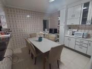 Casa com excelente quintal e edícula ampla na Vila São...