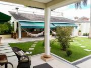 Casa com jardim e piscina no Morumbi