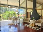 Casa com Lago Privativo no Condomínio Fazenda Vila Real...