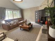 CASA, COM MUITO PÁTIO, EM CONDOMÍNIO FECHADO