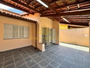 Casa com ótima estrutura no Jardim Aruan