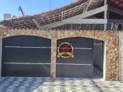 Casa com Piscina à Venda – Caiçara, Praia Grande/SP