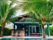 Casa com Piscina a Venda em Juquehy a 550 Metros da Praia