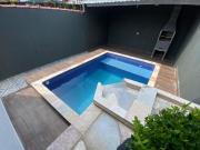 CASA COM PISCINA A VENDA EM MONGAGUÁ/SP