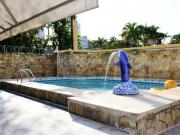 Casa com piscina Á VENDA na praia da Enseada em Guarujá