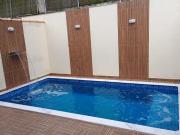 CASA COM PISCINA A VENDA NA PRAIA EM ITANHAÉM/SP