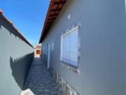 CASA COM PISCINA A VENDA NA PRAIA EM ITANHAÉM/SP