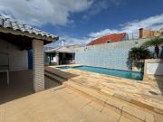 CASA COM PISCINA A VENDA NA PRAIA EM PERUIBE