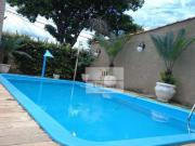 Casa com piscina a venda no São Gotardo