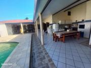 Casa com piscina e 2 quartos em Itanhaém
