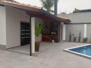 Casa com piscina e 3 quartos em Itanhaém