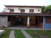 Casa com piscina e 3 quartos em Itanhaém R$ 450.000,00