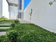 Casa com Piscina e 3 Suítes no Bairro Santa Catarina