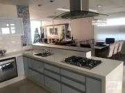 Casa com Piscina e 4 Quartos e SuÃtes na Pedra Branca mrt