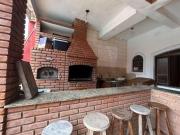 Casa com piscina e 4 quartos em Itanhaém