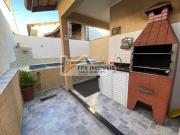 Casa com piscina e área gourmet em Itanhaém