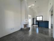 Casa com piscina e dois dormitórios com suíte