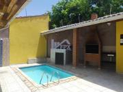 Casa com piscina e edícula em Itanhaém
