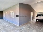 Casa com piscina e edícula Jardim Canadá