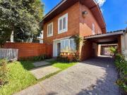 Casa com piscina e espaço gourmet próxima à Praia de...