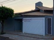 Casa com piscina e mezanino Carandá Bosque