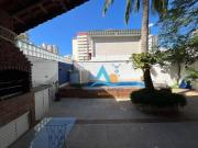 Casa com piscina, edícula e acabamento de alto padrão –...