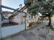 Casa com Piscina em Terreno Amplo 574m²