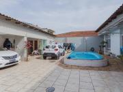 Casa com piscina Jardim Planalto