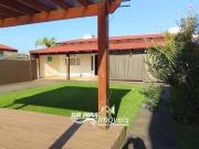 Casa com piscina no centro de Guaratuba