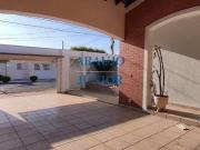 CASA COM PISCINA PARA LOCAÇÃO!