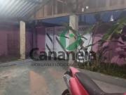 Casa com piscina para venda no Acaraú Cananéia/SP