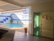 CASA COM PISCINA PARA VENDER
