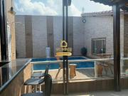 Casa com piscina privativa