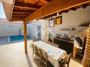 Casa com piscina próximo a praia em Peruíbe