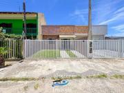 Casa com piscina próximo ao mar em Praia de Leste