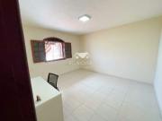 Casa com Piscina Ã Venda 03 Quartos, SuÃte, 02 Vagas de...