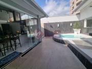 Casa com ponto comercial em região Central