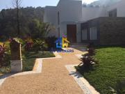 Casa com porteira fechada no Tamboré 1 Vista permanente...