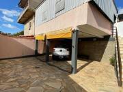 Casa com possibilidade de comercio no Parque esperança